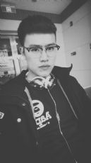 拿骚,18岁,182厘米,天津市,北辰区婚姻状况:单身,学历:高中,职业:学生